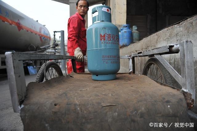 农村烧柴火与城市烧气,哪个对地球环境的危害最小?